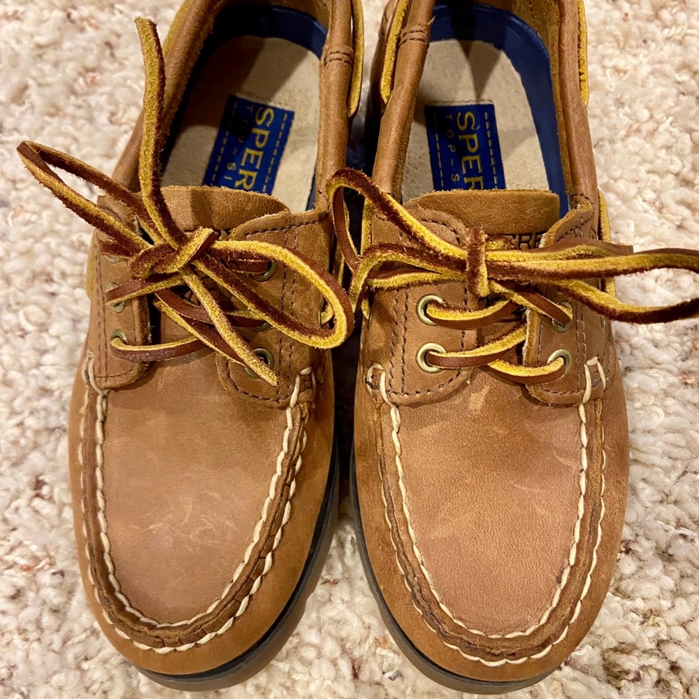 Youth Sperry leather boat shoes, size 13M